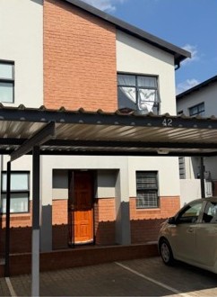 Sectional Title For Sale in Alberante&nbsp;Alberton