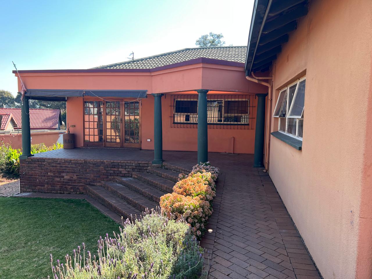 House For Sale in Glenvista&nbsp;Johannesburg