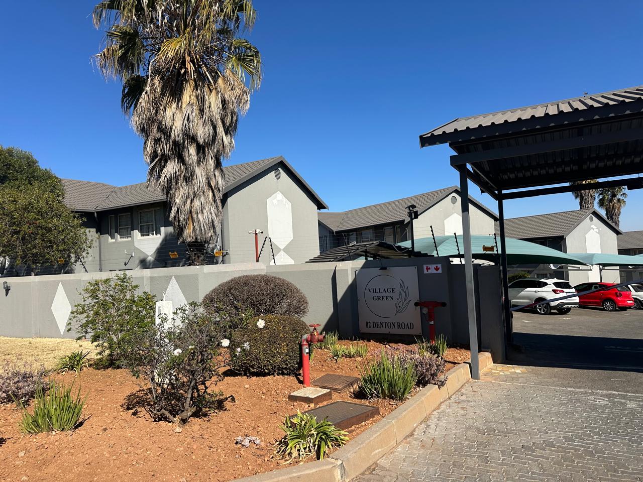 Townhouse For Sale in Ridgeway&nbsp;Johannesburg