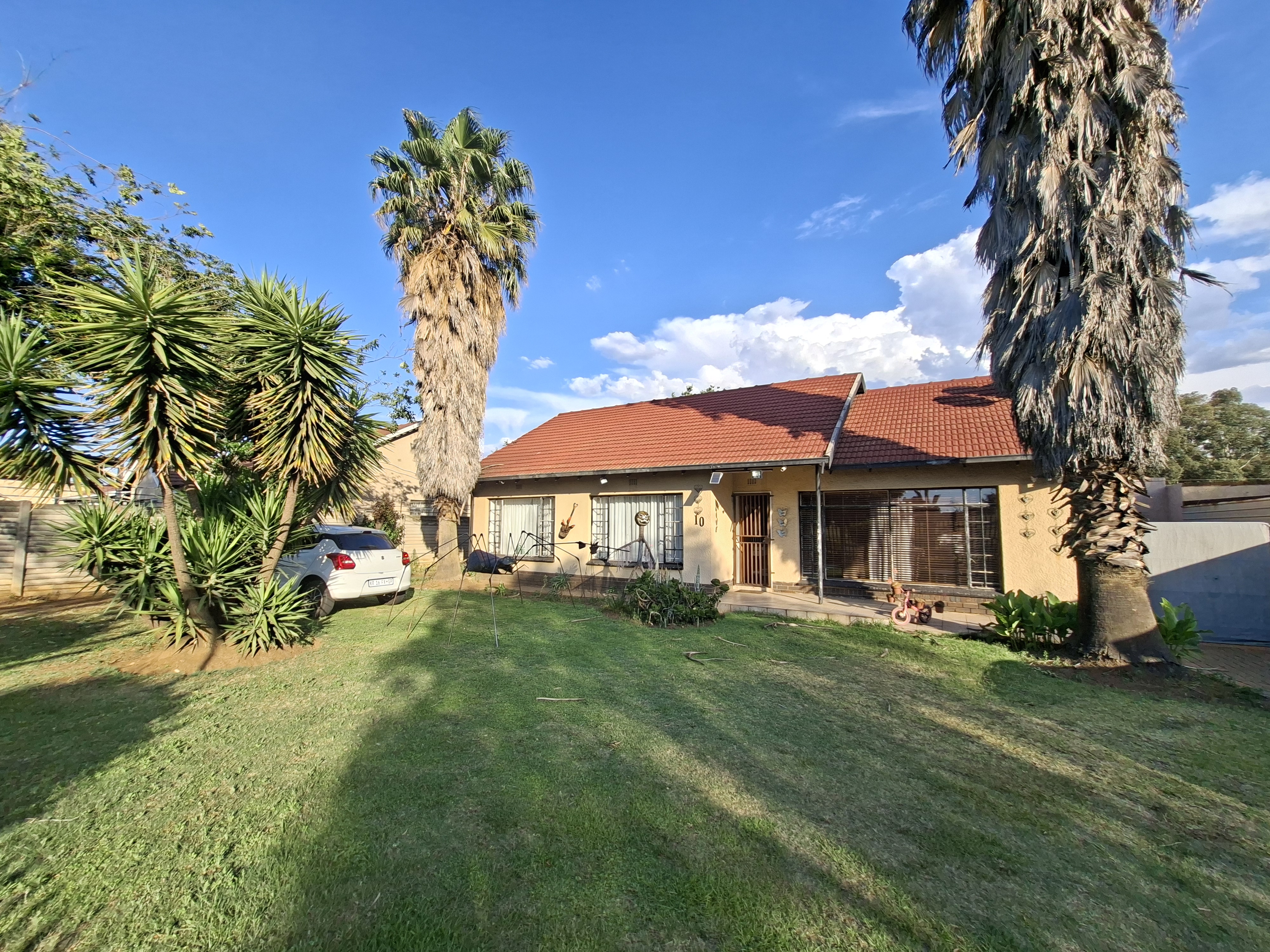 House For Sale in Dinwiddie&nbsp;Germiston