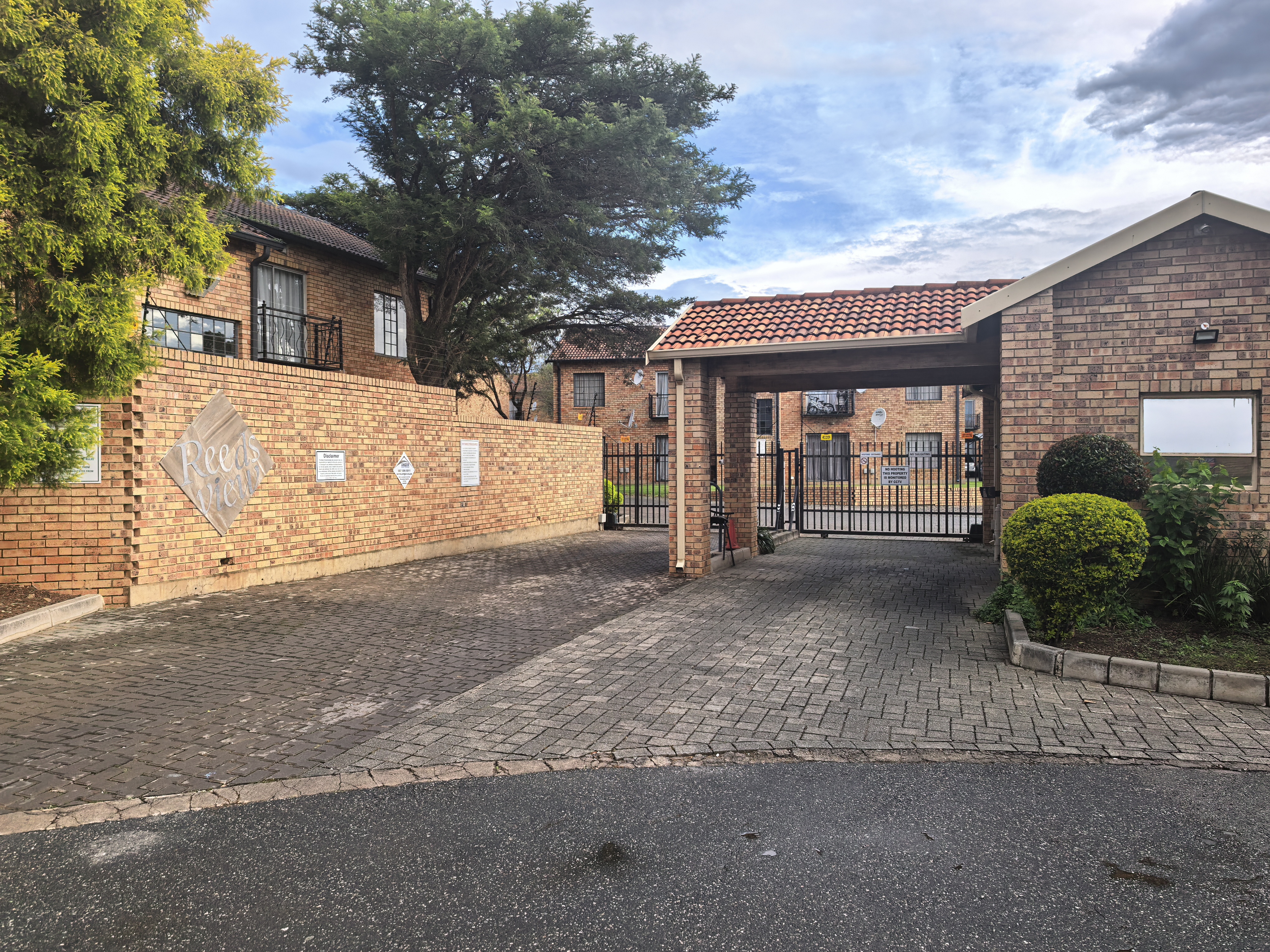 Apartment / Flat for sale in Weltevreden park&nbsp;Roodepoort