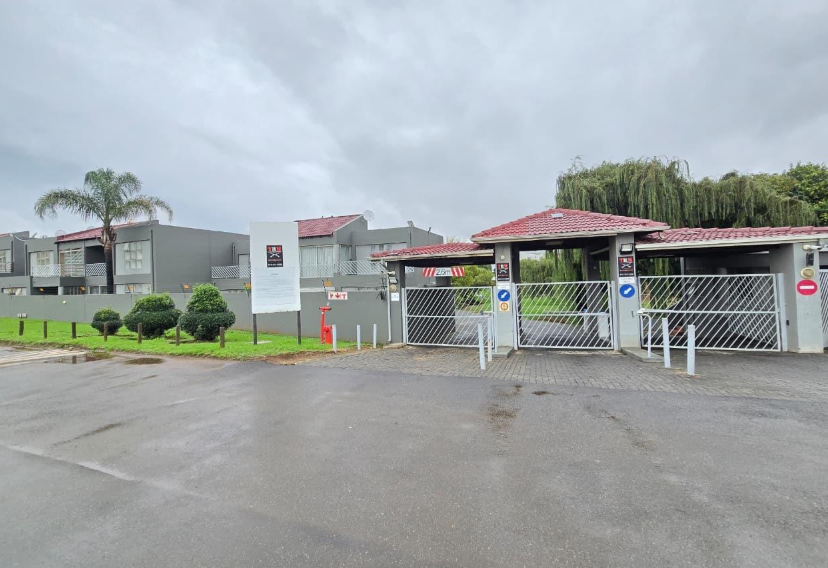 Apartment / Flat For Sale in Mulbarton&nbsp;Johannesburg