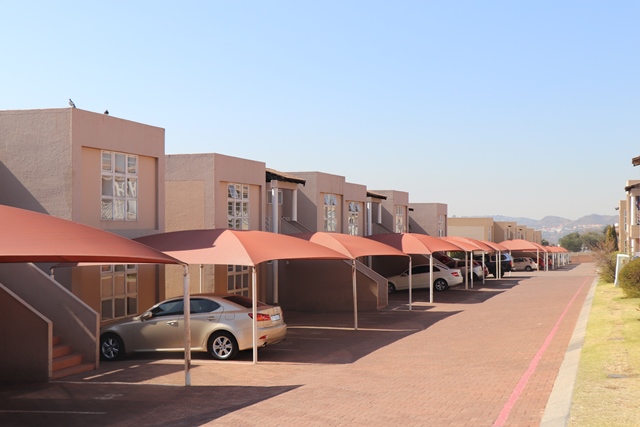 Townhouse For Sale in Mondeor&nbsp;Johannesburg